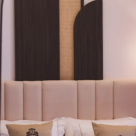 Castle Hotel